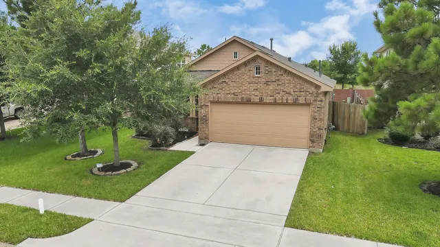 a view of outdoor space yard and garage
