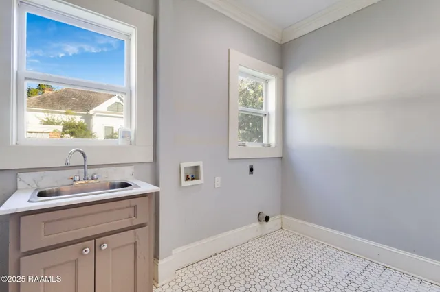 $295,000 | 505 North Ave H, Crowley, LA 70526