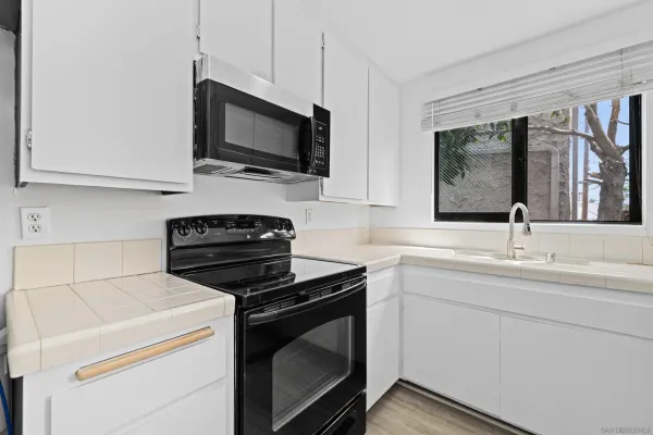 $3,200 | 3209 Midway Drive, Unit 203, San Diego, CA 92110