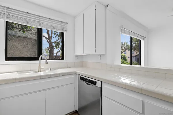 $3,200 | 3209 Midway Drive, Unit 203, San Diego, CA 92110