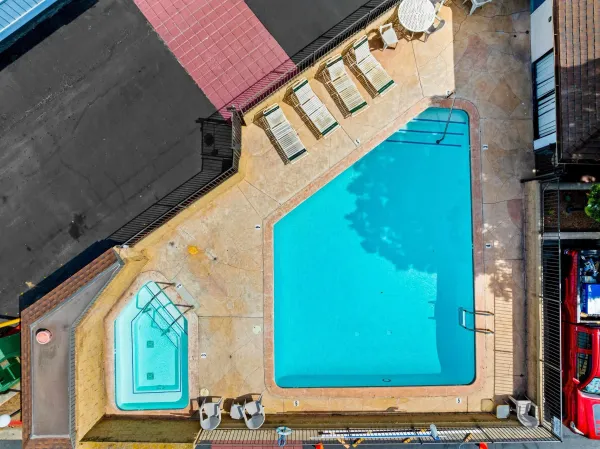 $3,200 | 3209 Midway Drive, Unit 203, San Diego, CA 92110