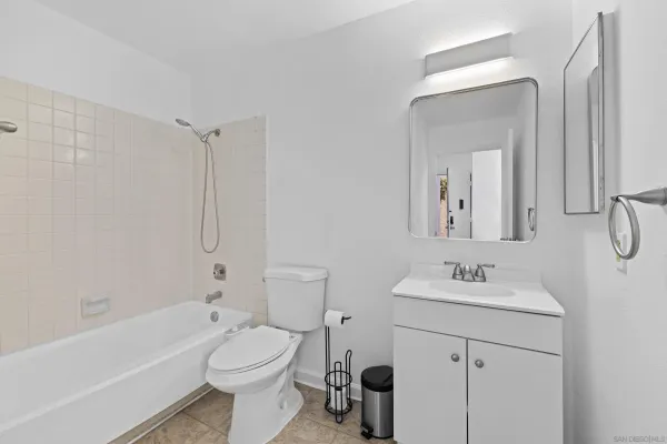 $3,200 | 3209 Midway Drive, Unit 203, San Diego, CA 92110