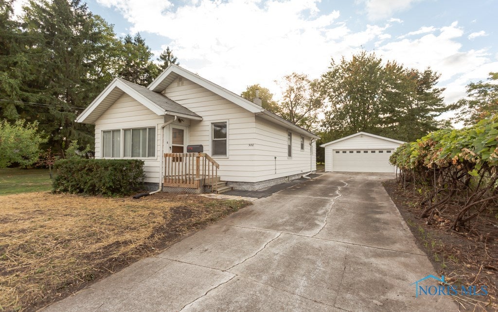 980 Mambrino Road Oregon, OH 43616 - Photo 3 of 36 Gallery Image 3