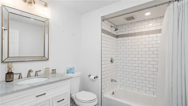 $3,500 | 82 Primrose Drive, Warwick, RI 02818