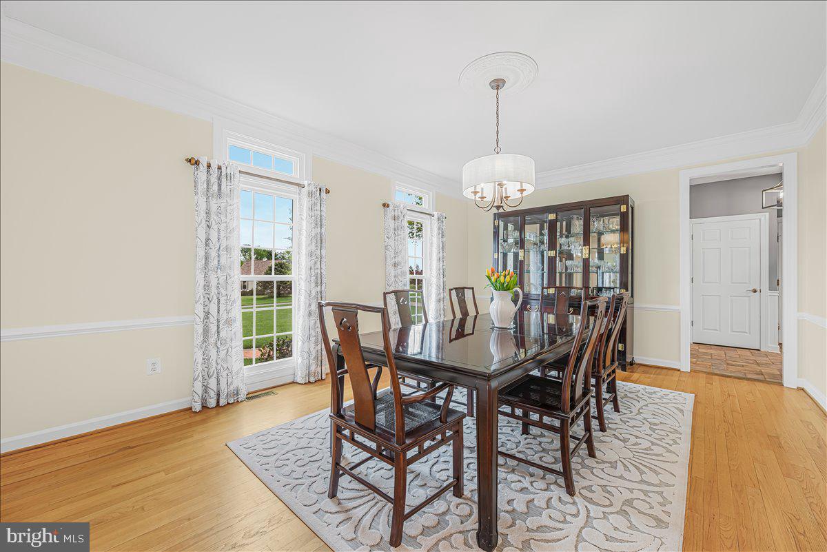 9653 Watkins Road Gaithersburg, MD 20882 - Photo 17 of 70 Spacious dining room