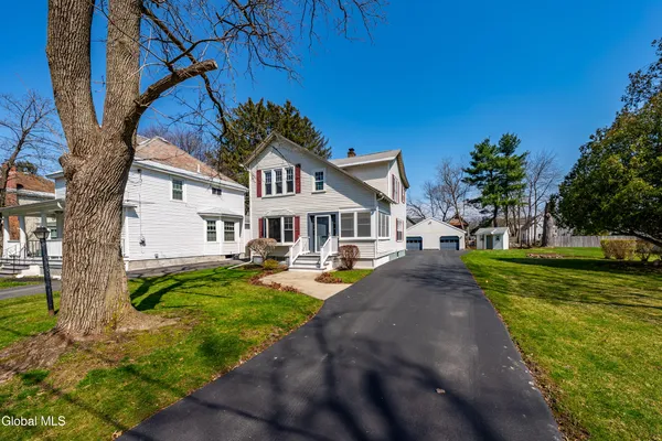 $299,500 | 32 Sanders Avenue, Scotia, NY 12302