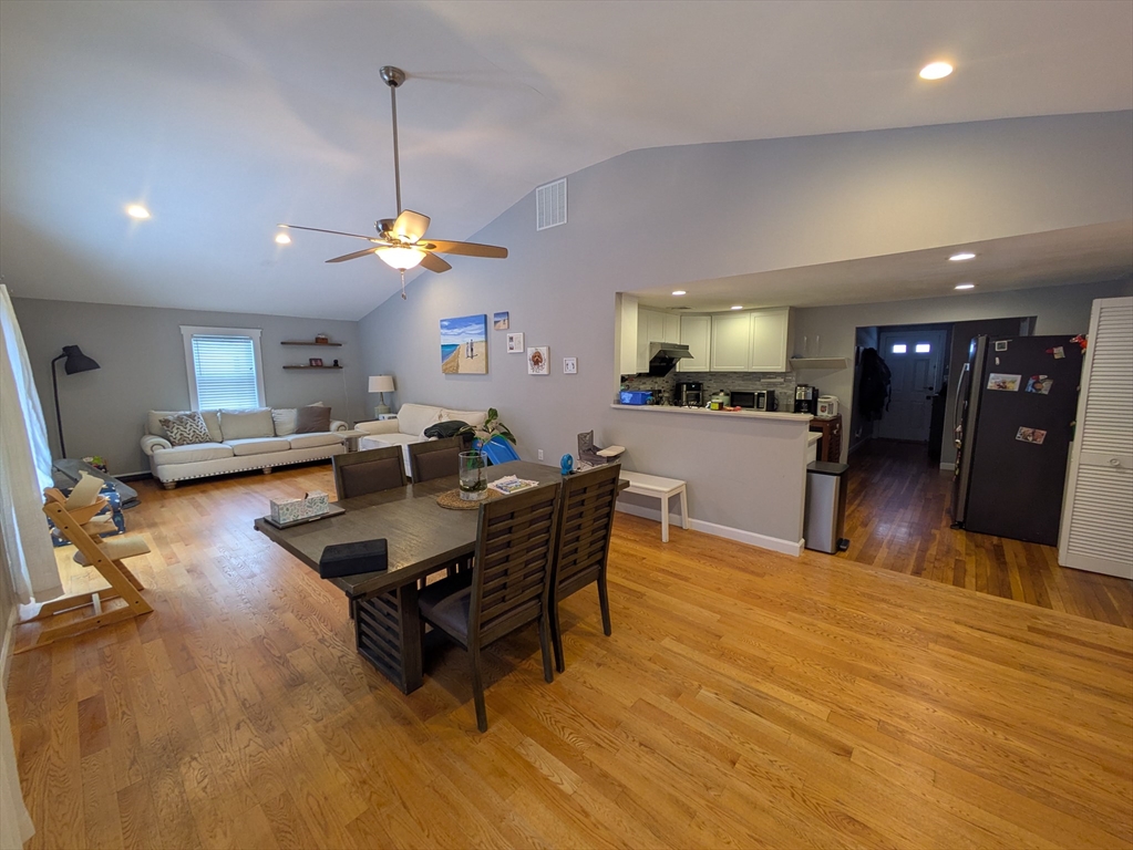 18 Nickerson Road Bedford, MA 01730 - Photo 3 of 16