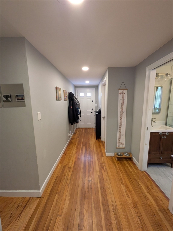 18 Nickerson Road Bedford, MA 01730 - Photo 5 of 16