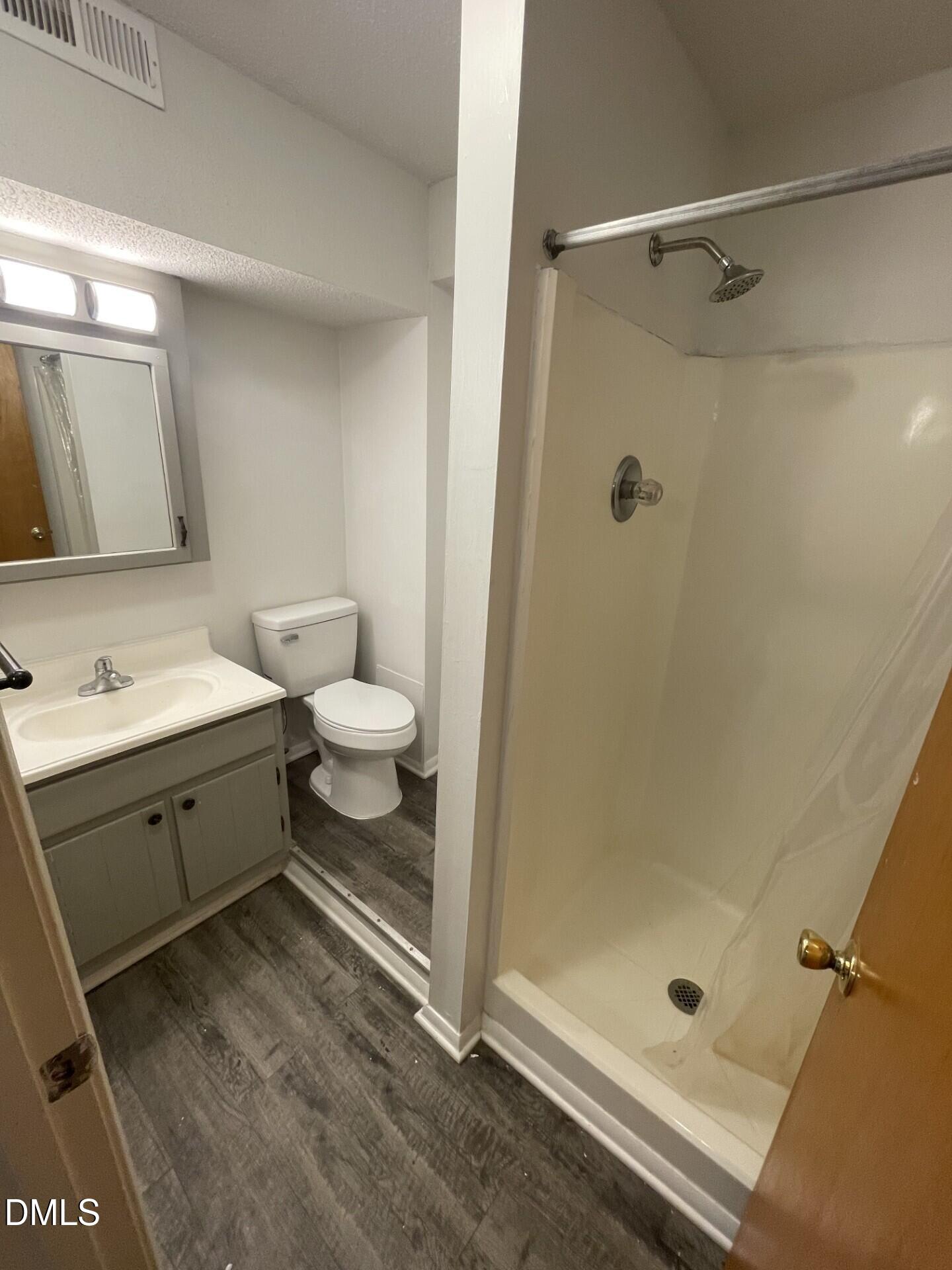 901 Marilyn Drive, Unit B Raleigh, NC 27607 - Photo 8 of 12 2caa4d55-6a87-438f-9838-794a901493bf