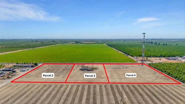 an aerial view of a yard