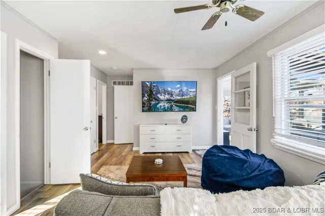 $574,900 | 142 Elm Lane, Sunrise Beach, MO 65079