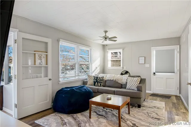 $574,900 | 142 Elm Lane, Sunrise Beach, MO 65079