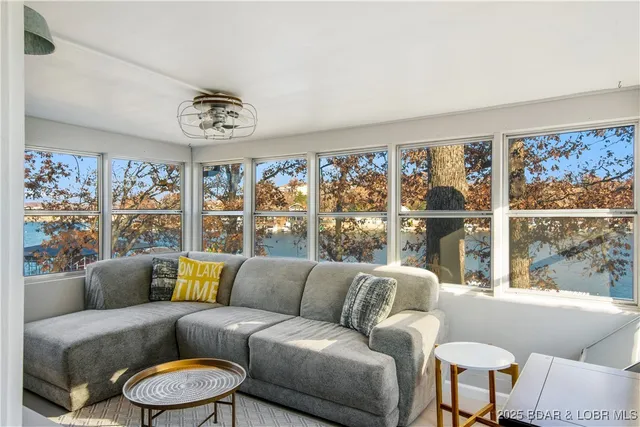 $574,900 | 142 Elm Lane, Sunrise Beach, MO 65079