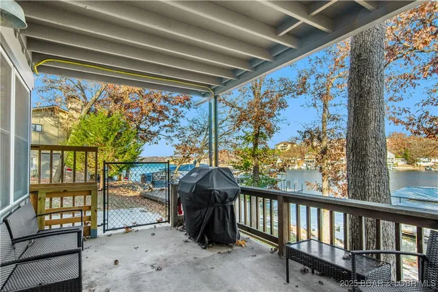 $574,900 | 142 Elm Lane, Sunrise Beach, MO 65079