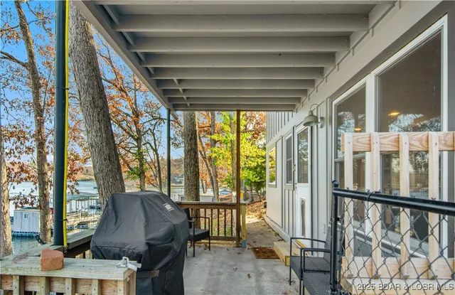 $574,900 | 142 Elm Lane, Sunrise Beach, MO 65079