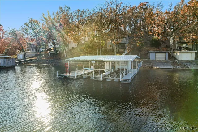 $574,900 | 142 Elm Lane, Sunrise Beach, MO 65079