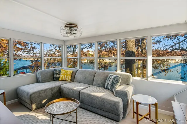 $574,900 | 142 Elm Lane, Sunrise Beach, MO 65079