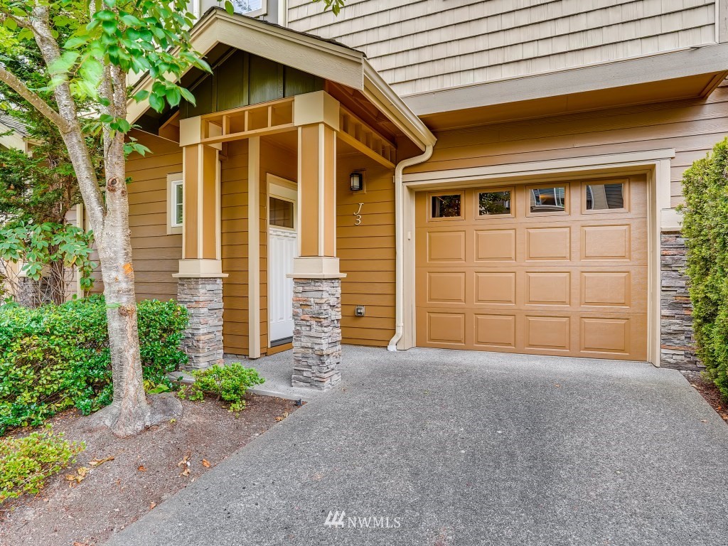 4660 Northeast 3rd Court, Unit J3 Renton, WA 98059 - Photo 2 of 30 Gallery Image 2