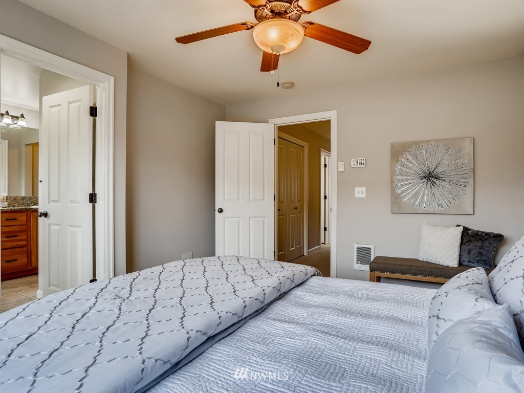 4660 Northeast 3rd Court, Unit J3 Renton, WA 98059 - Photo 15 of 30 Gallery Image 15