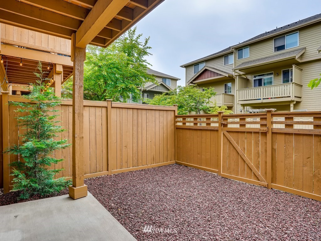 4660 Northeast 3rd Court, Unit J3 Renton, WA 98059 - Photo 28 of 30 Gallery Image 28