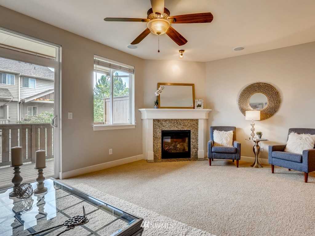 4660 Northeast 3rd Court, Unit J3 Renton, WA 98059 - Photo 4 of 30 Gallery Image 4