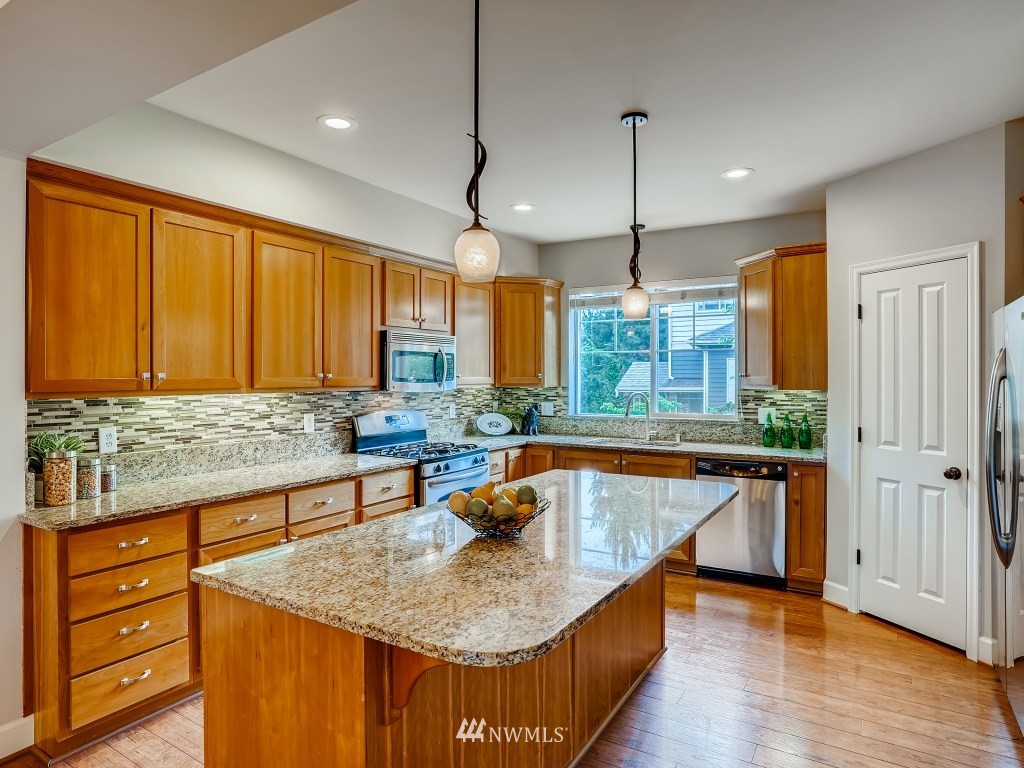 4660 Northeast 3rd Court, Unit J3 Renton, WA 98059 - Photo 8 of 30 Gallery Image 8