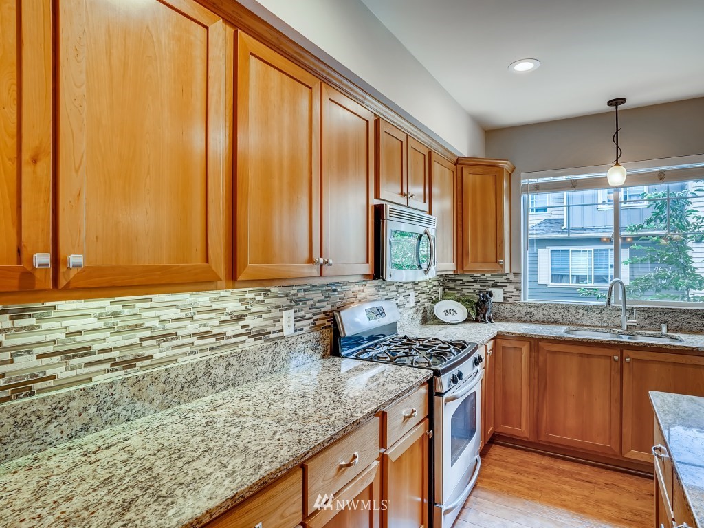 4660 Northeast 3rd Court, Unit J3 Renton, WA 98059 - Photo 10 of 30 Gallery Image 10