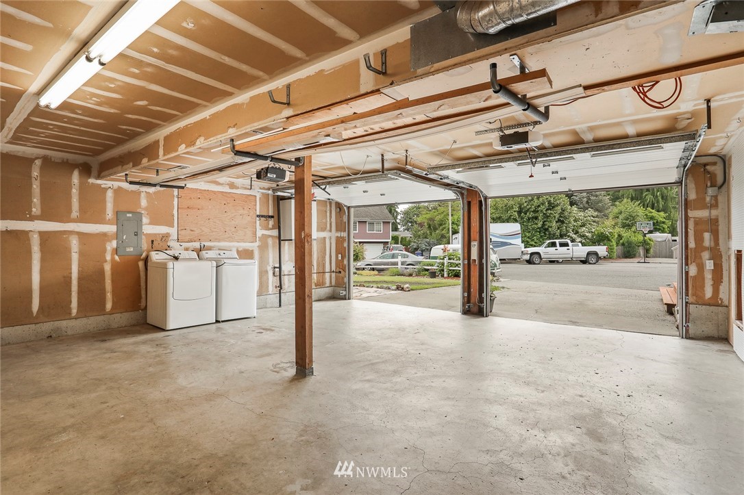 19230 90th Place Northeast Bothell, WA 98011 - Photo 39 of 40 a view of a garage