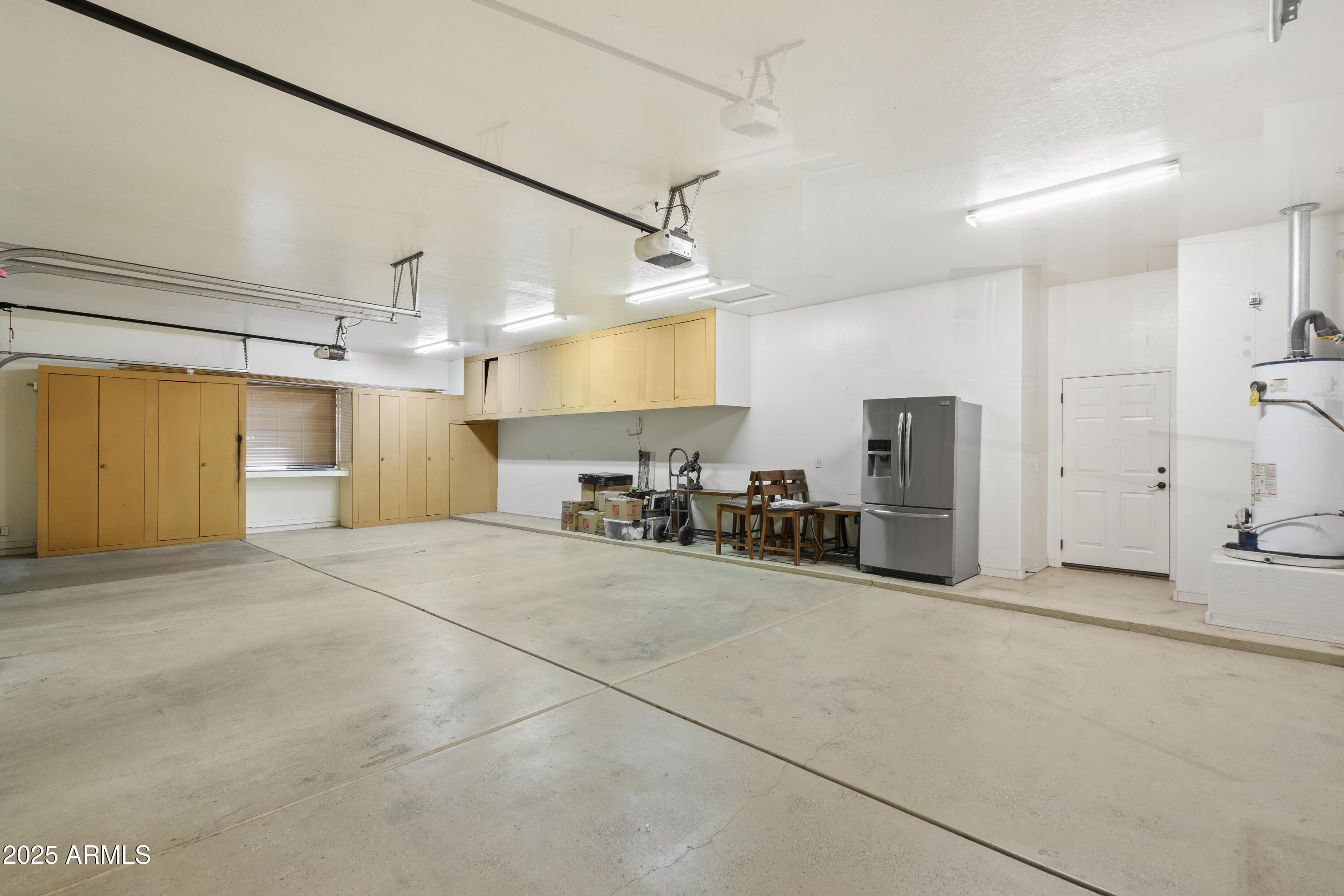 2667 East Melrose Street Gilbert, AZ 85297 - Photo 30 of 32 a view of a livingroom with furniture