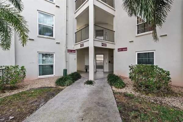 $154,999 | 2700 Bayshore Boulevard, Unit 4106, Dunedin, FL 34698