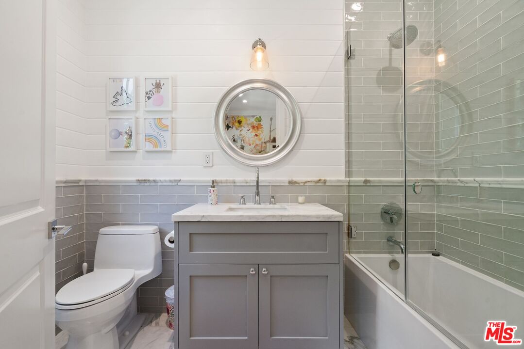 12090 Chalon Road Los Angeles, CA 90049 - Photo 24 of 39