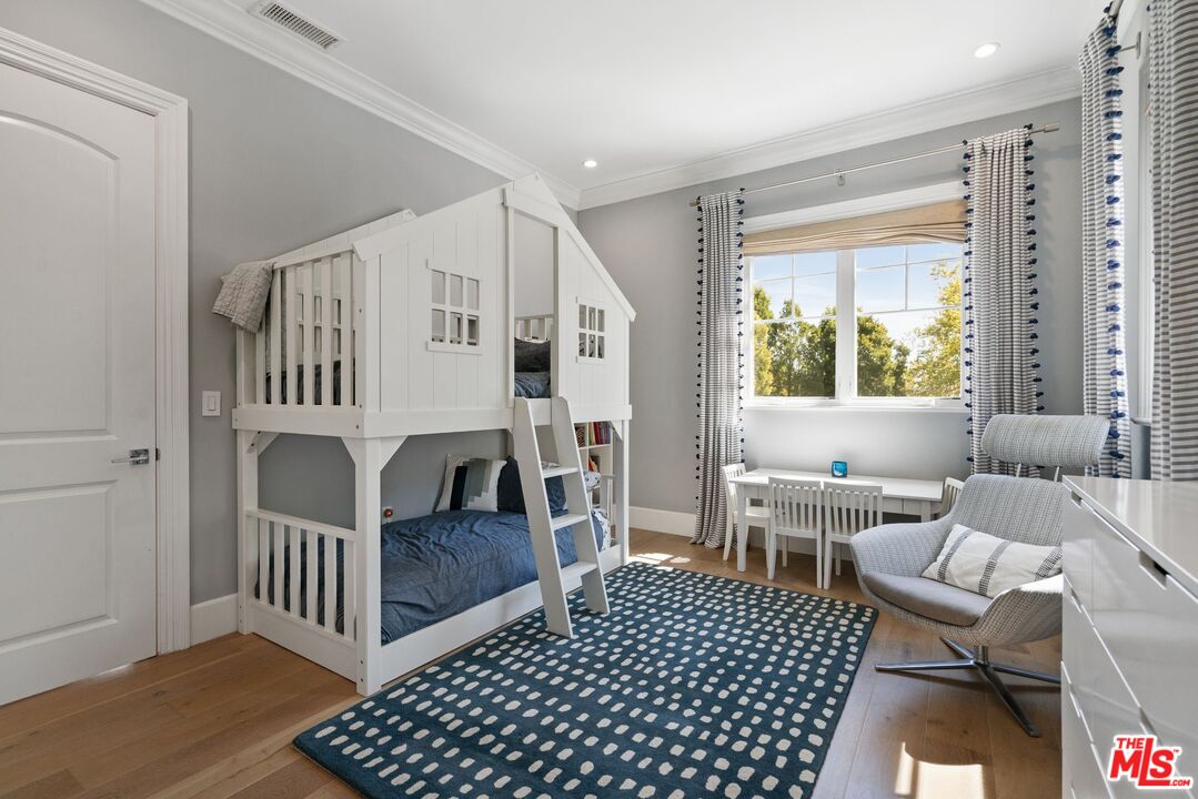 12090 Chalon Road Los Angeles, CA 90049 - Photo 27 of 39