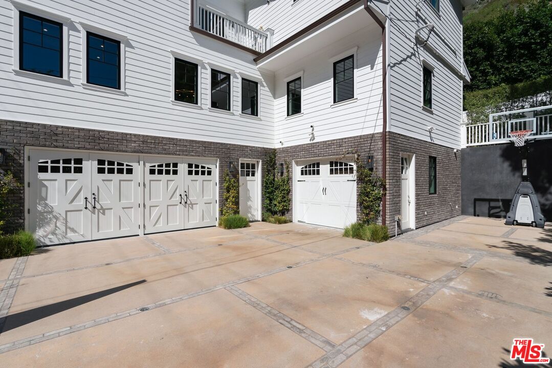 12090 Chalon Road Los Angeles, CA 90049 - Photo 39 of 39