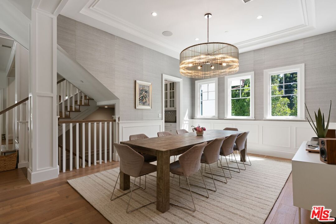 12090 Chalon Road Los Angeles, CA 90049 - Photo 6 of 39