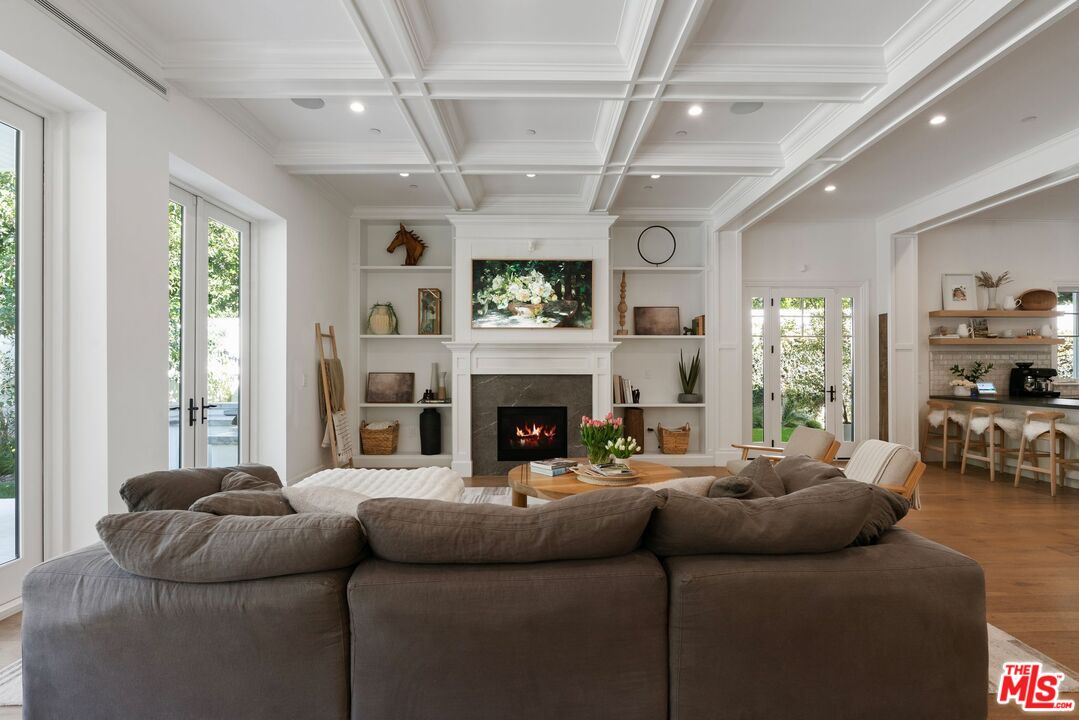 12090 Chalon Road Los Angeles, CA 90049 - Photo 8 of 39