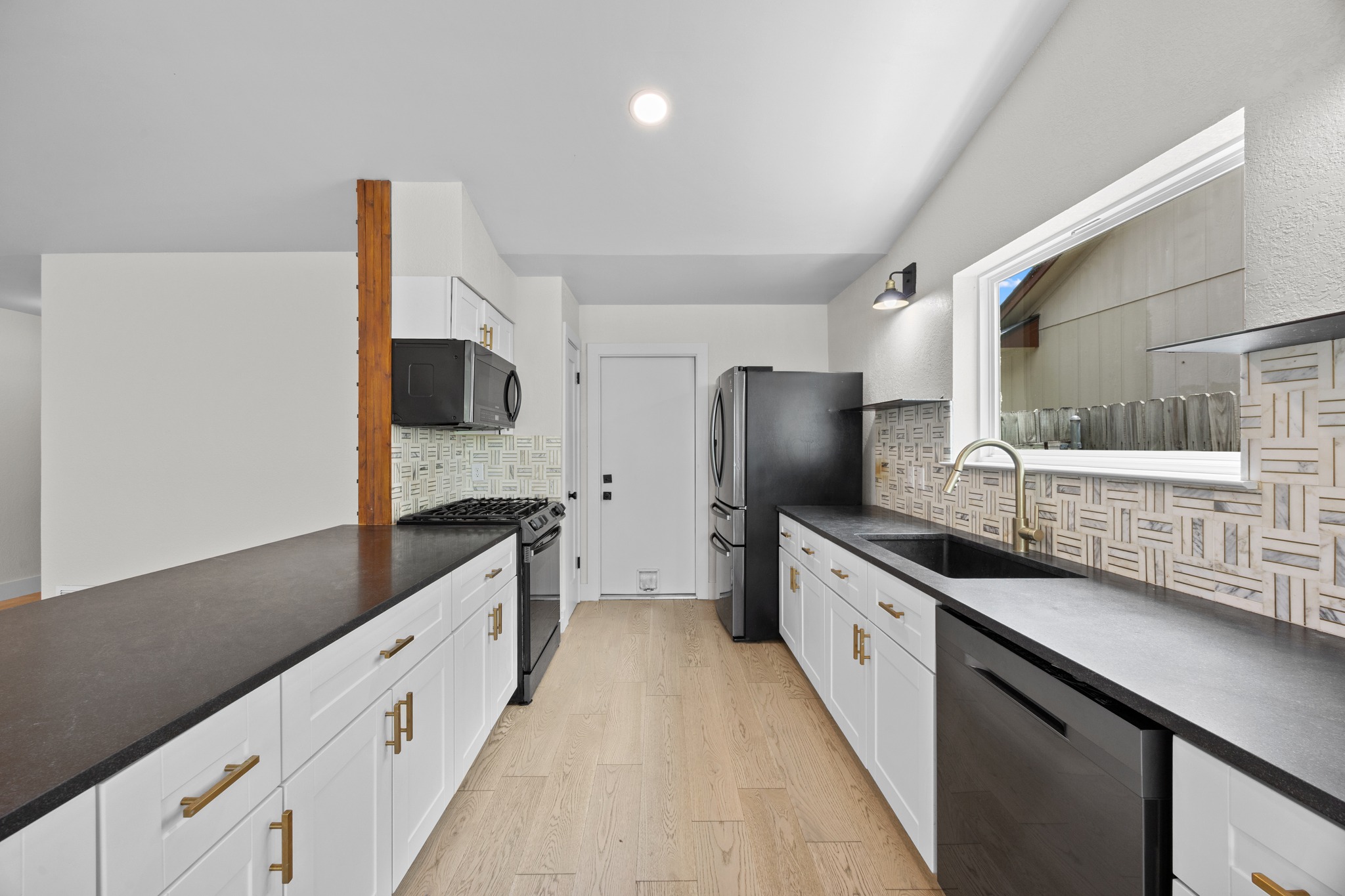 8708 Huebinger Pass Austin, TX 78745 - Photo 11 of 30