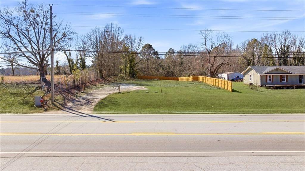 5323 Thompson Bridge Road Murrayville, GA 30564 - Photo 10 of 33 a view of a yard