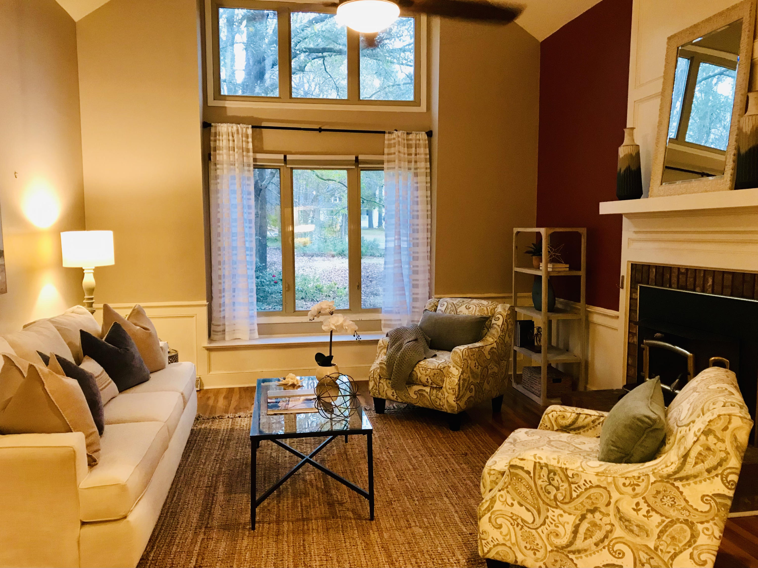 402 Huntington Road Summerville, SC 29483 - Photo 1 of 1 Beautiful great room