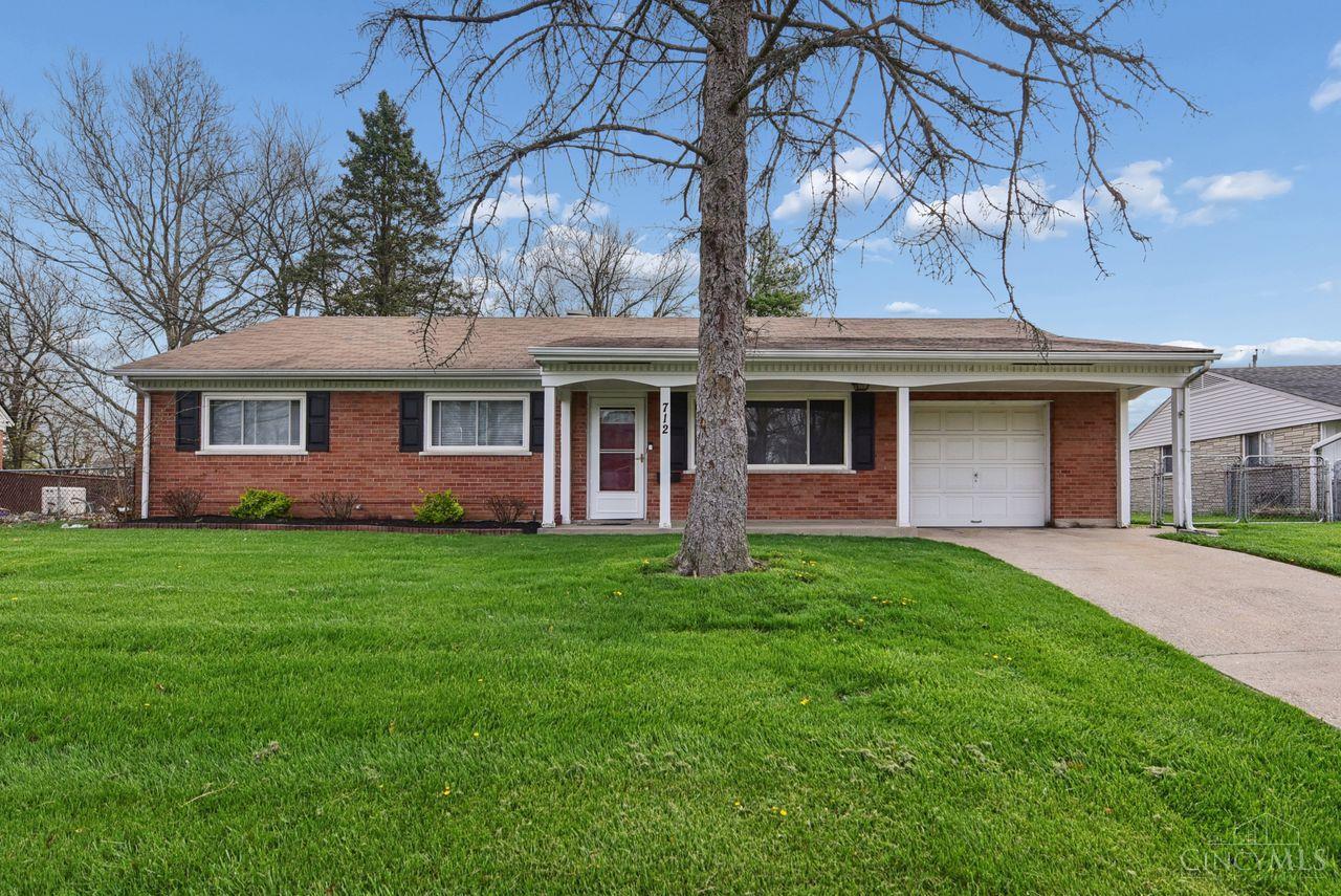 712 Danbury Road Cincinnati, OH 45240 - Photo 1 of 40