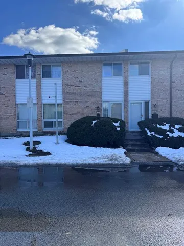 $150,000 | 10008 Sakura Drive, St. Louis, MO 63128