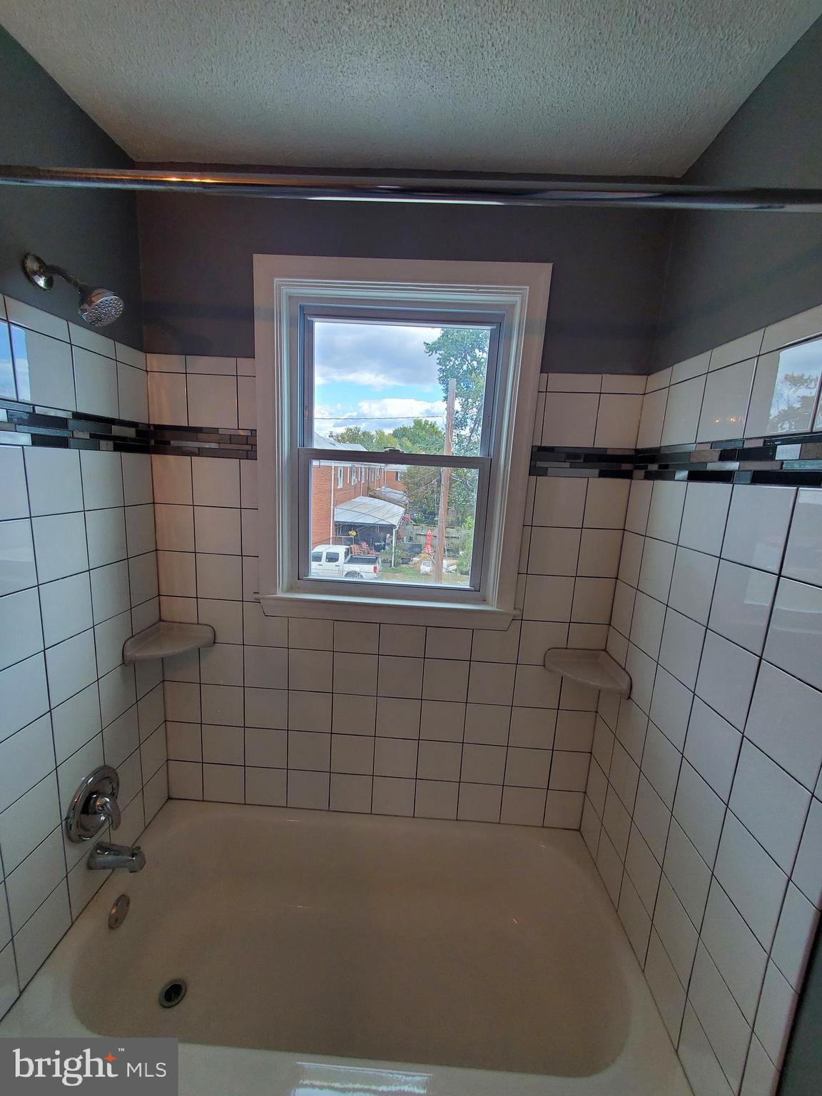 105 Kingston Road Baltimore, MD 21220 - Photo 18 of 37 Tub View A