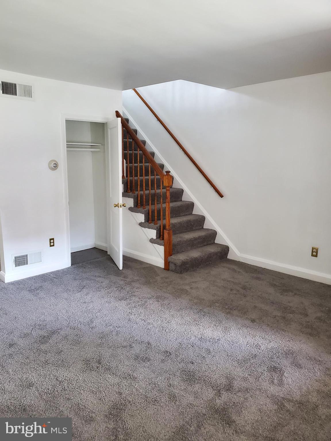105 Kingston Road Baltimore, MD 21220 - Photo 6 of 37 Livingroom View A