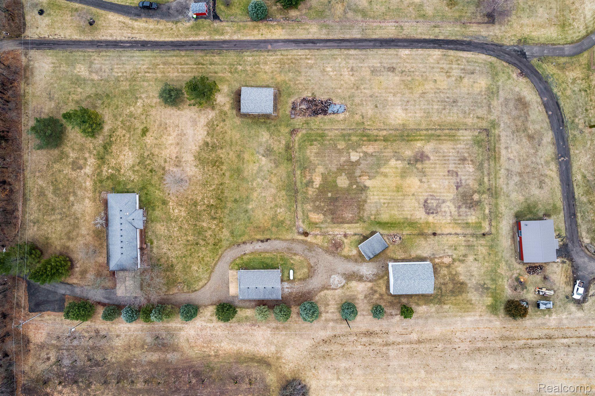 320 South Truhn Road Fowlerville, MI 48836 - Photo 21 of 35 overhead of the property