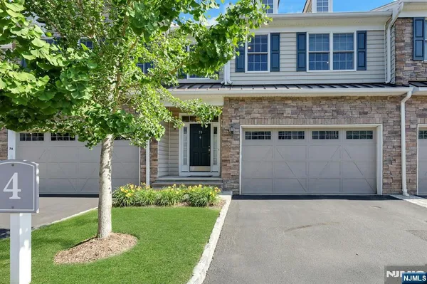 $980,000 | 78 Autumn Way, Unit 15, Montvale, NJ 07645