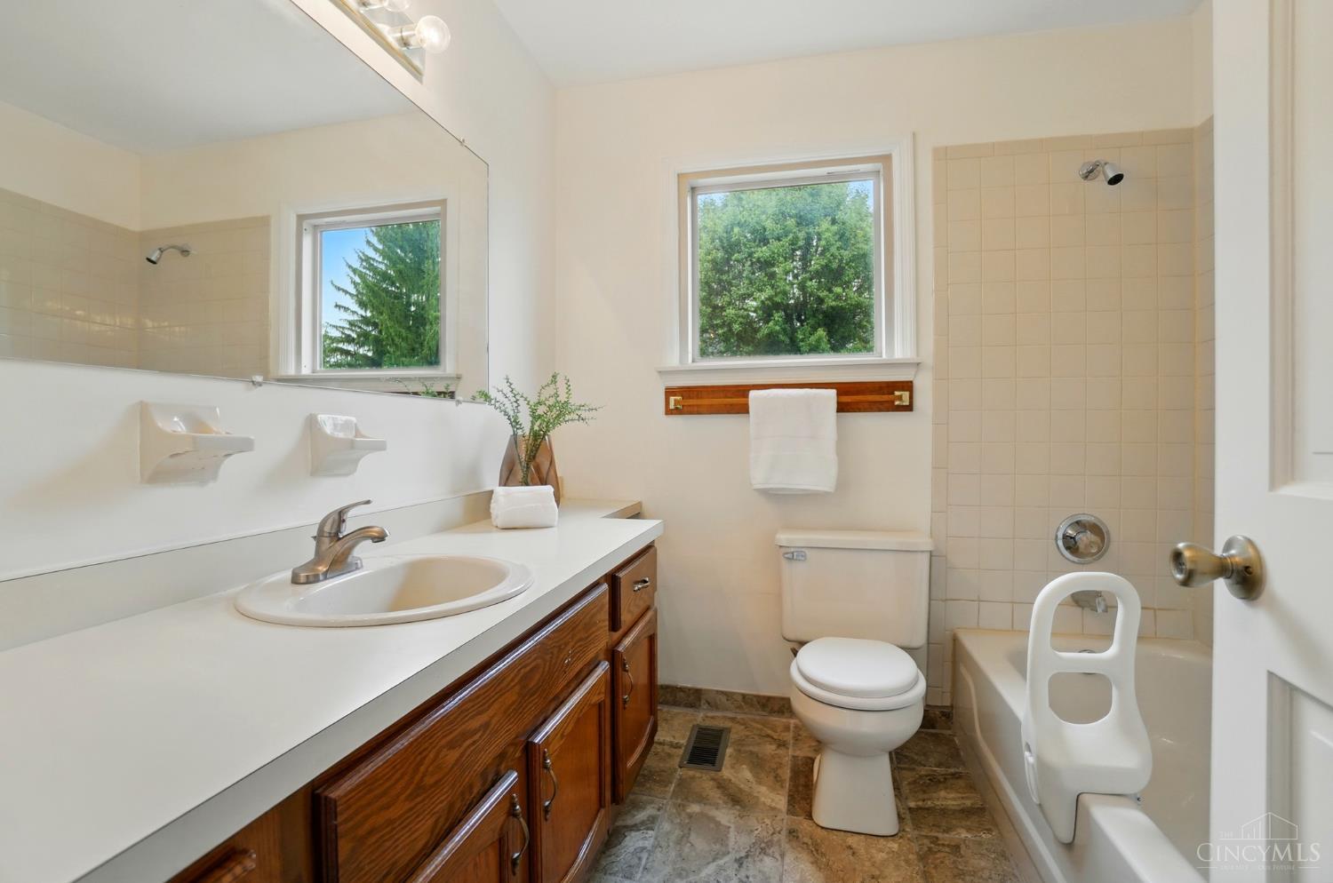 5920 Werk Road Cincinnati, OH 45248 - Photo 24 of 38