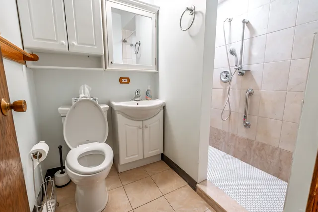 $1,995 | 4617 Grove Avenue, Unit 1N, Brookfield, IL 60513