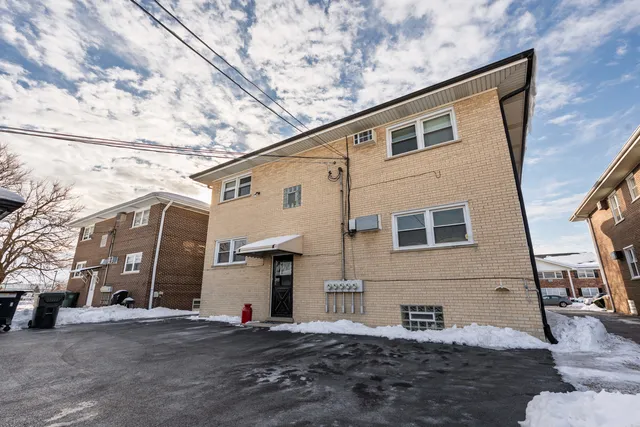 $1,995 | 4617 Grove Avenue, Unit 1N, Brookfield, IL 60513