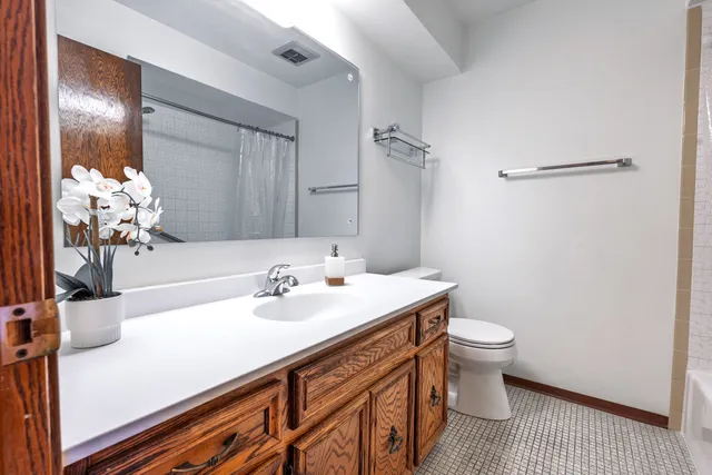 $1,995 | 4617 Grove Avenue, Unit 1N, Brookfield, IL 60513