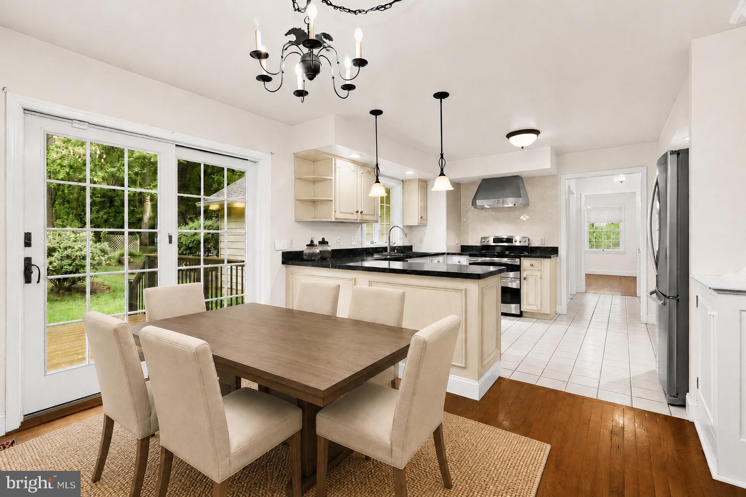 5602 Patterson Road Baldwin, MD 21013 - Photo 47 of 87 Breakfast nook w/ slider door to rear deck- VS