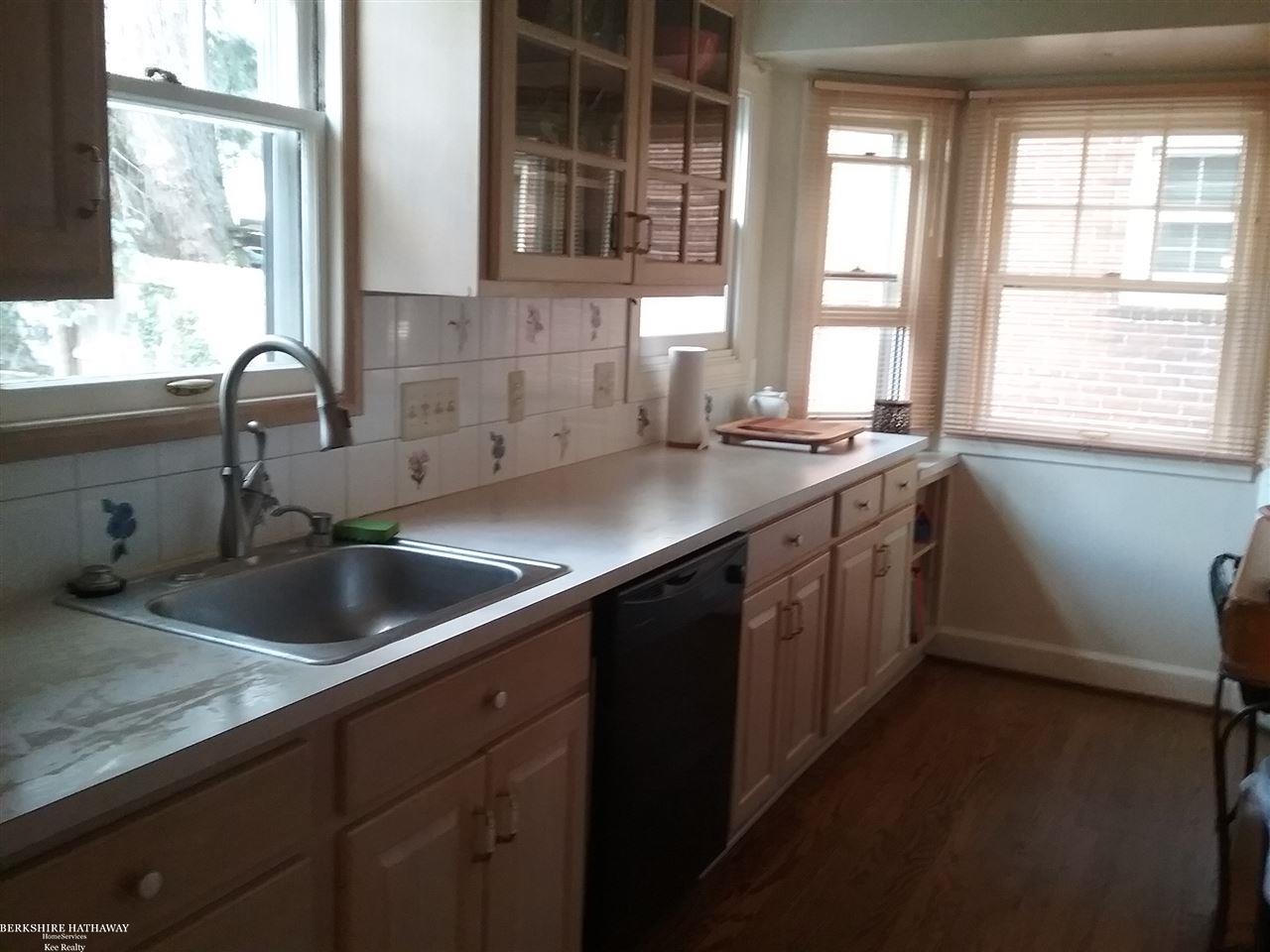 446 Fisher Road Grosse Pointe, MI 48230 - Photo 15 of 27 Updated kitchen